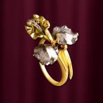 Goldener Ring "Blütenstand" mit Diamanten, bicolor 