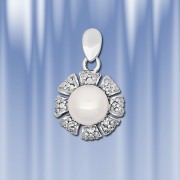 Kettenanhänger aus 925er Silber mit Perle