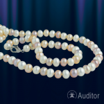 Perlenkette und Perlenarmbänder